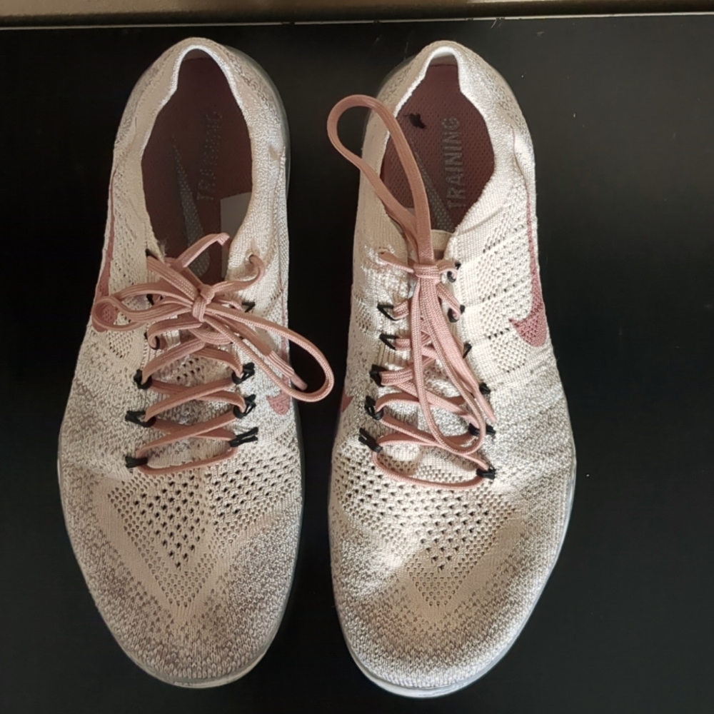 Nike Flyknit chrome/blush pink  (different shades of gray) sz 8.5